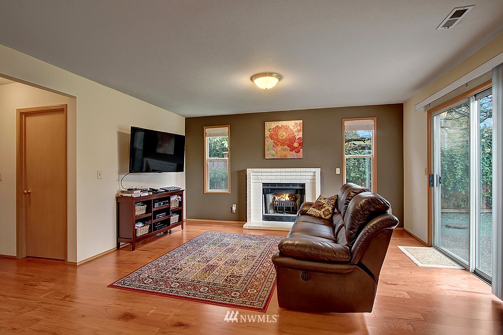901 234th Street Southeast Bothell, WA 98021 - Photo 9 of 19