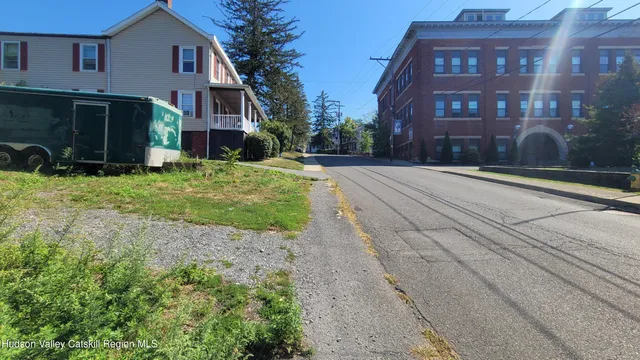 $60,000 | 15 Thompson Street, Catskill, NY 12414