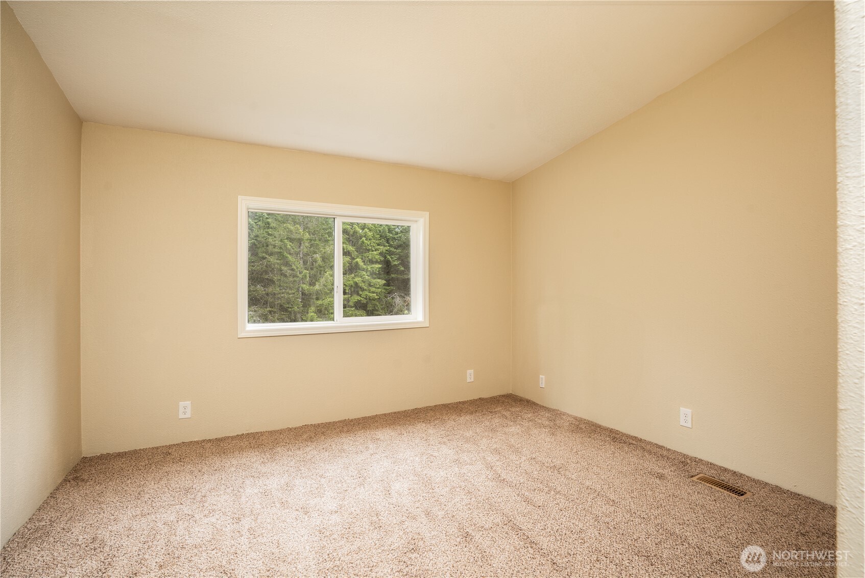 4665 Southwest Hunter Road Port Orchard, WA 98367 - Photo 12 of 21 Gallery Image 12