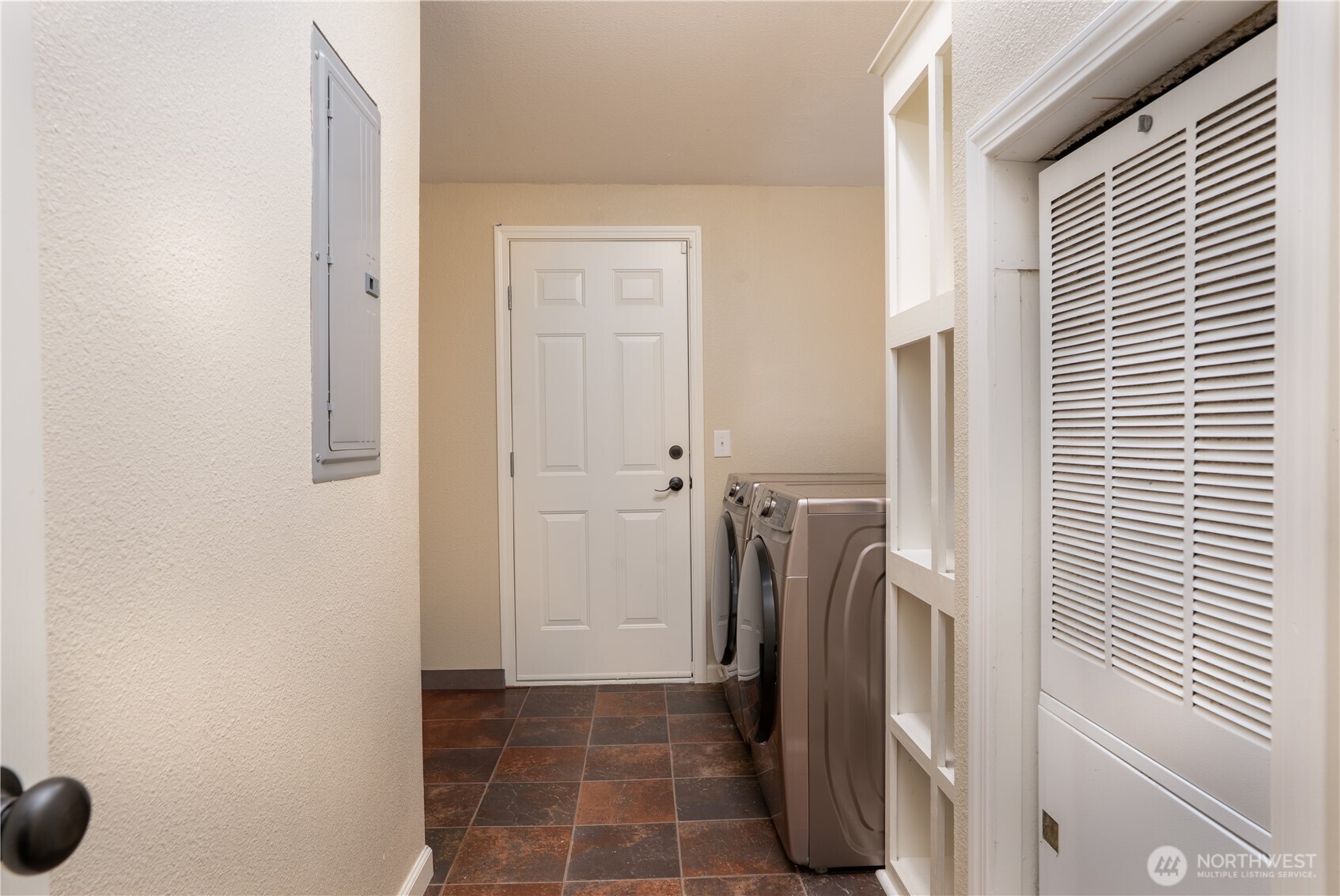 4665 Southwest Hunter Road Port Orchard, WA 98367 - Photo 16 of 21 Gallery Image 16
