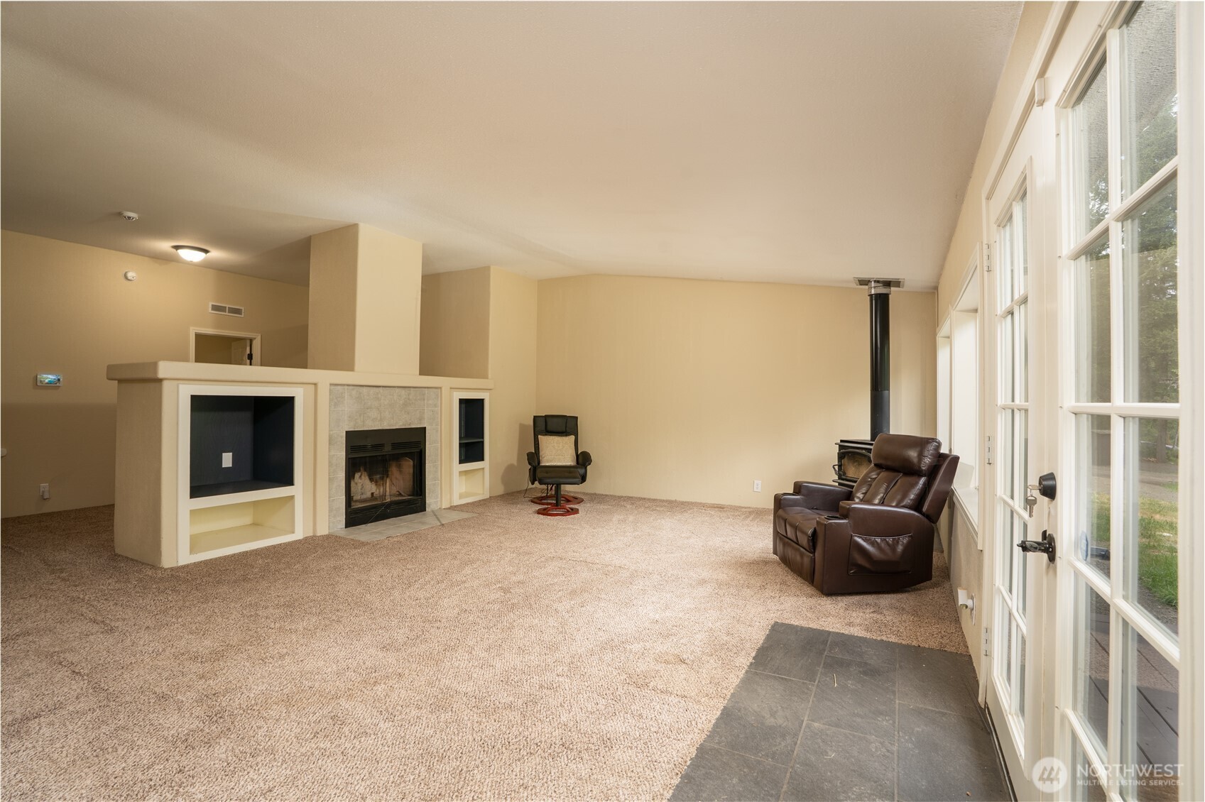 4665 Southwest Hunter Road Port Orchard, WA 98367 - Photo 4 of 21 Gallery Image 4