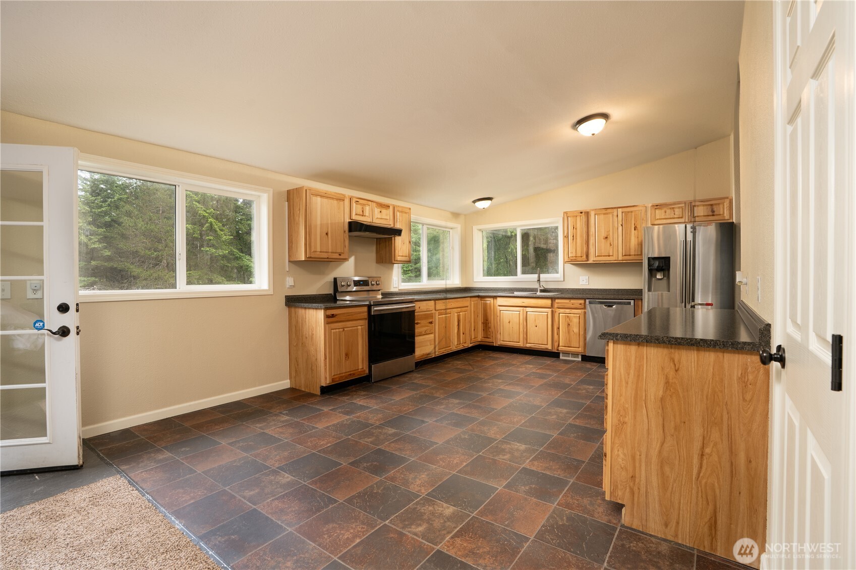 4665 Southwest Hunter Road Port Orchard, WA 98367 - Photo 5 of 21 Gallery Image 5