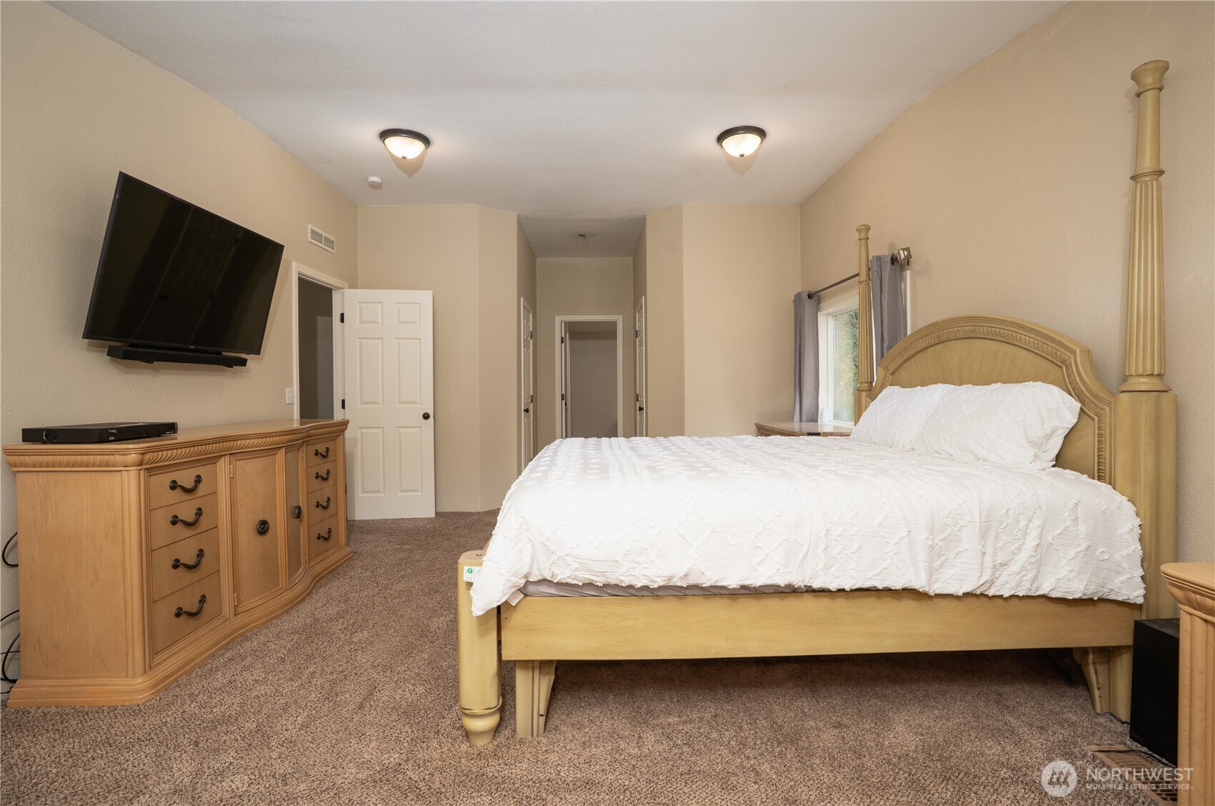 4665 Southwest Hunter Road Port Orchard, WA 98367 - Photo 9 of 21 Gallery Image 9