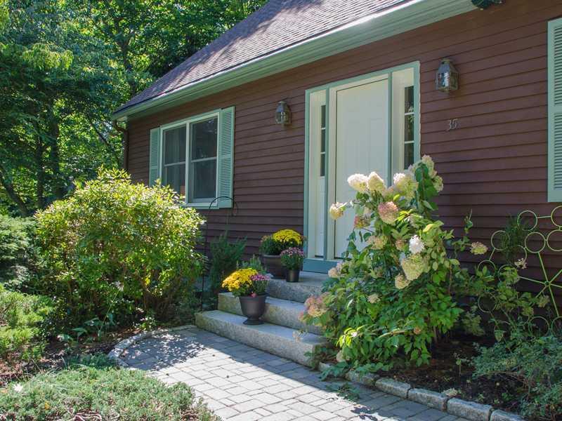 35 McAuley Road Cape Elizabeth, ME 04107 - Photo 2 of 34 Exterior.
