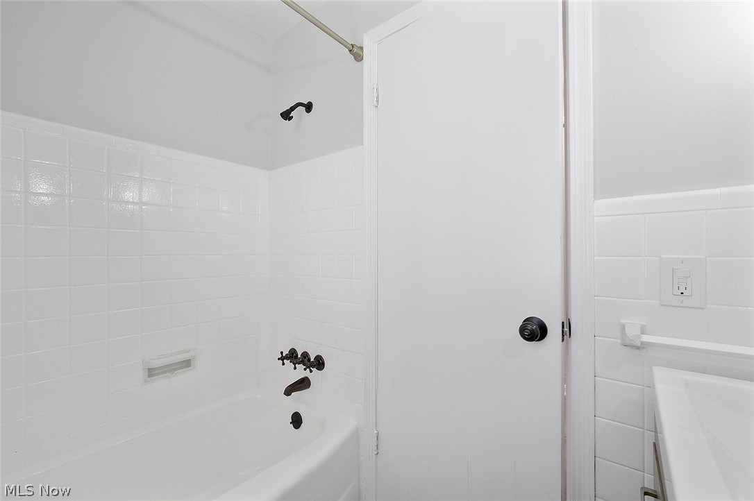 4242 Wilmington Road Cleveland, OH 44121 - Photo 13 of 22 Gallery Image 13