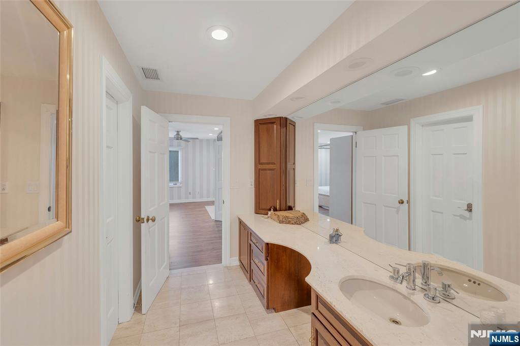 9 Cameron Road Saddle River, NJ 07458 - Photo 17 of 34