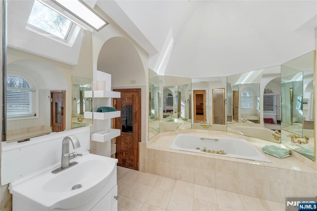 9 Cameron Road Saddle River, NJ 07458 - Photo 18 of 34