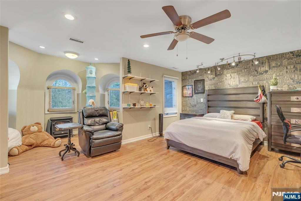 9 Cameron Road Saddle River, NJ 07458 - Photo 23 of 34