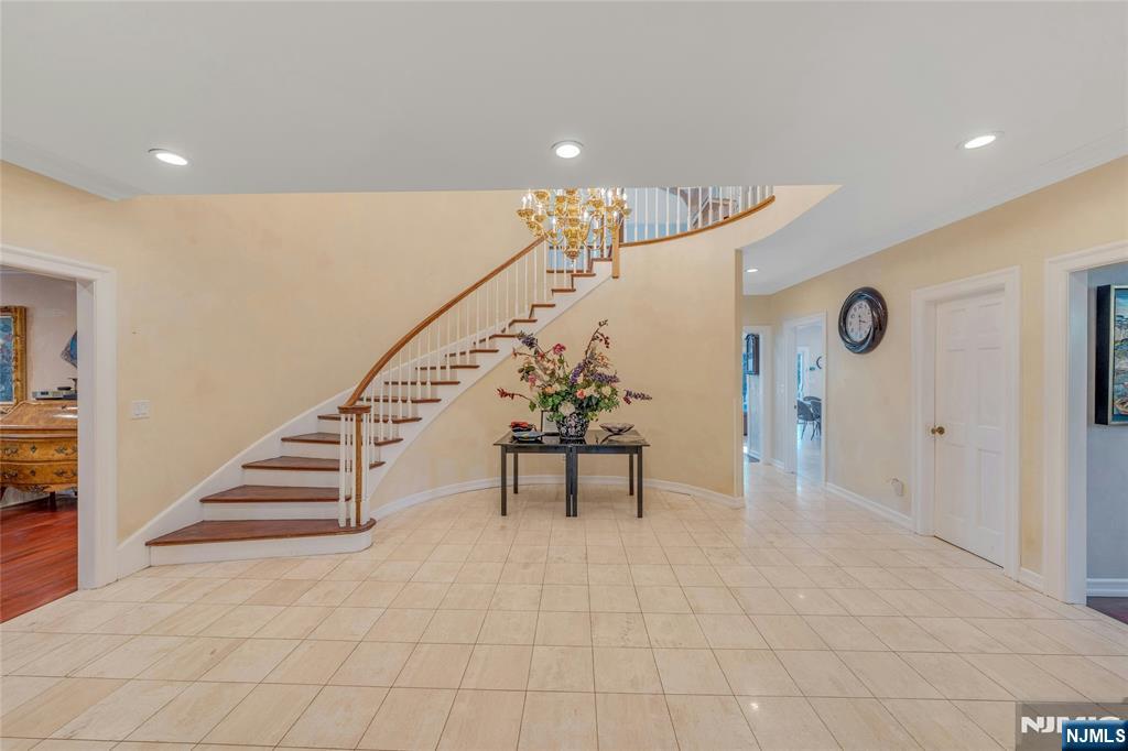 9 Cameron Road Saddle River, NJ 07458 - Photo 3 of 34