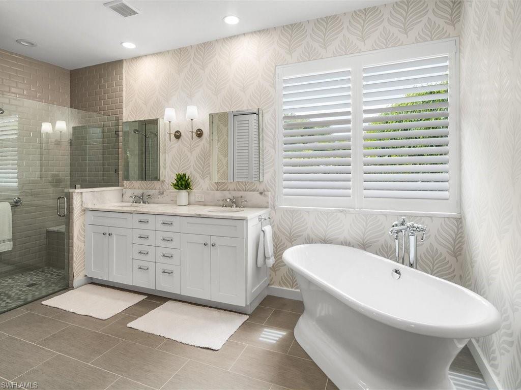 911 Turtle Court, Unit 1313 Naples, FL 34108 - Photo 17 of 26 Gallery Image 17