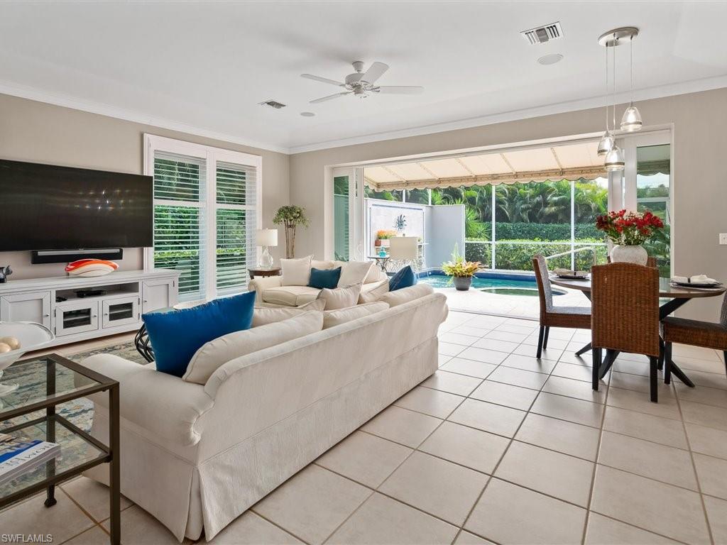911 Turtle Court, Unit 1313 Naples, FL 34108 - Photo 4 of 26 Gallery Image 4