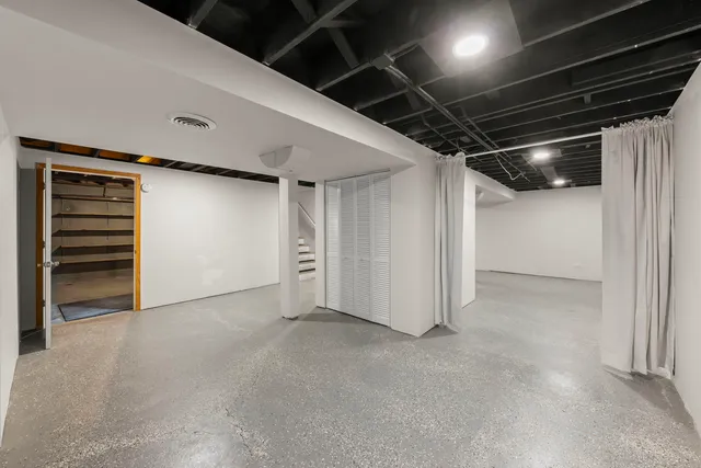 $300,000 | 39 Hereford Drive, Crete, IL 60417