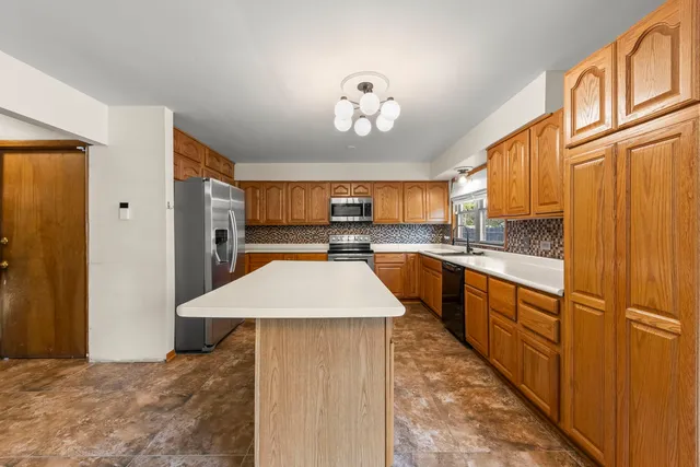 $300,000 | 39 Hereford Drive, Crete, IL 60417