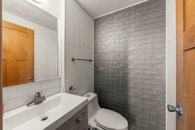 $300,000 | 39 Hereford Drive, Crete, IL 60417