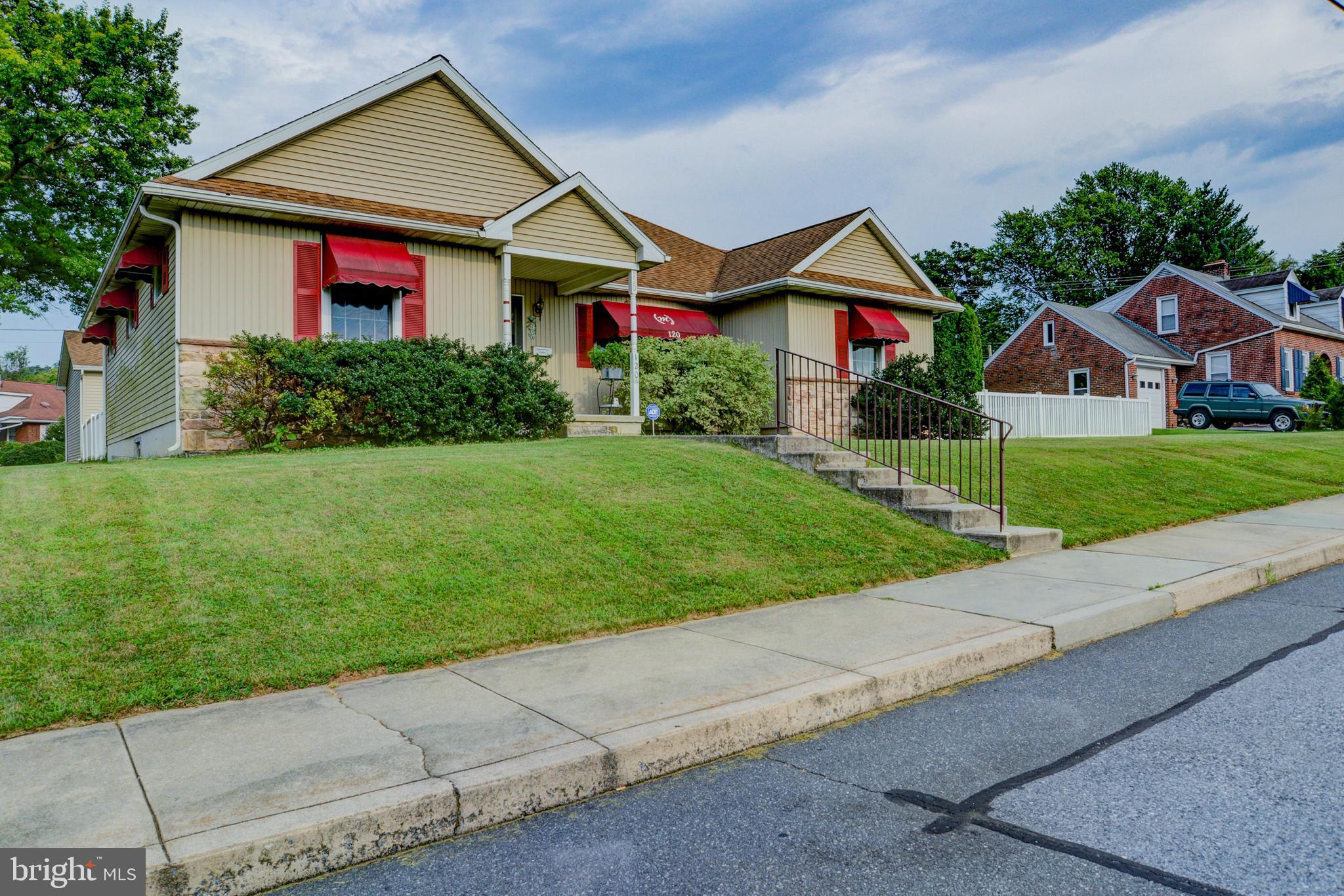 120 Sycamore Road Ephrata, PA 17522 - Photo 2 of 60 Gallery Image 2