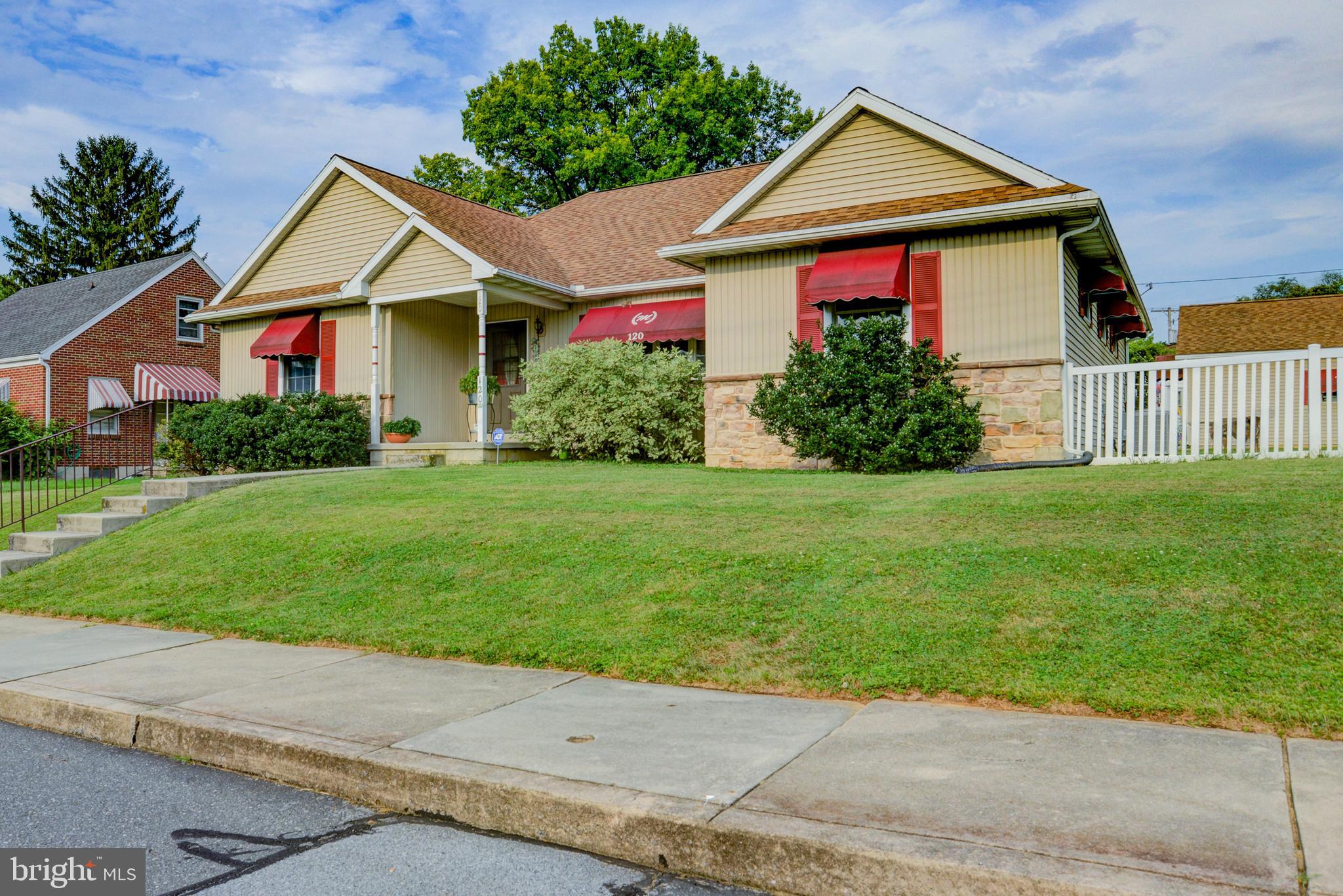 120 Sycamore Road Ephrata, PA 17522 - Photo 3 of 60 Gallery Image 3