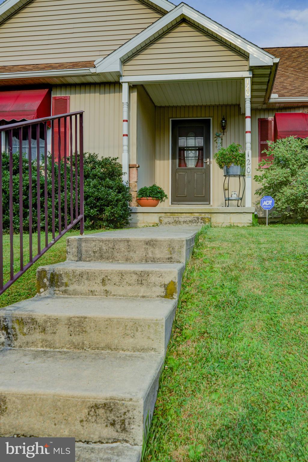120 Sycamore Road Ephrata, PA 17522 - Photo 4 of 60 Gallery Image 4