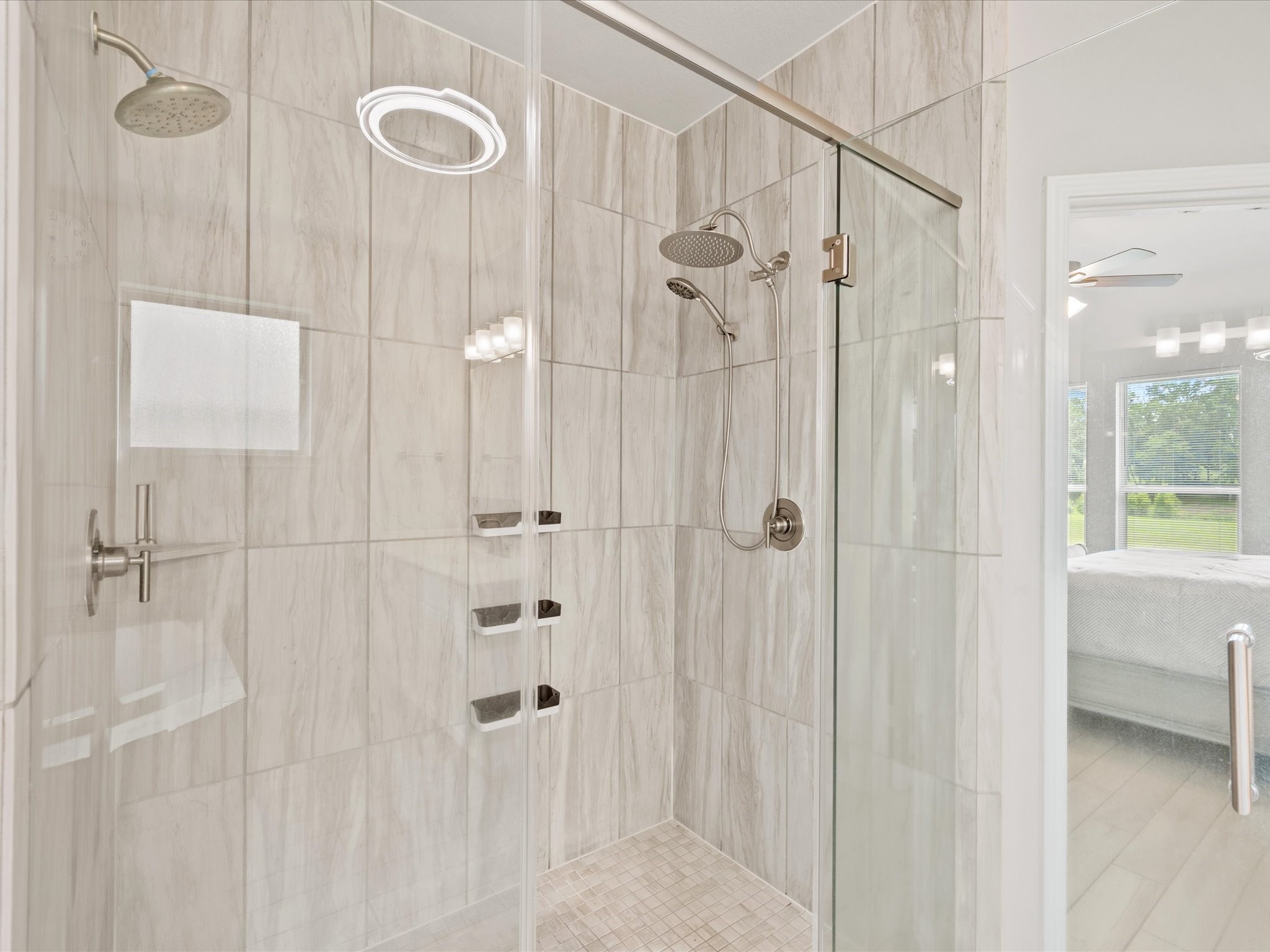 262 Peninsula Point Drive Montgomery, TX 77356 - Photo 17 of 45 a bathroom with a shower