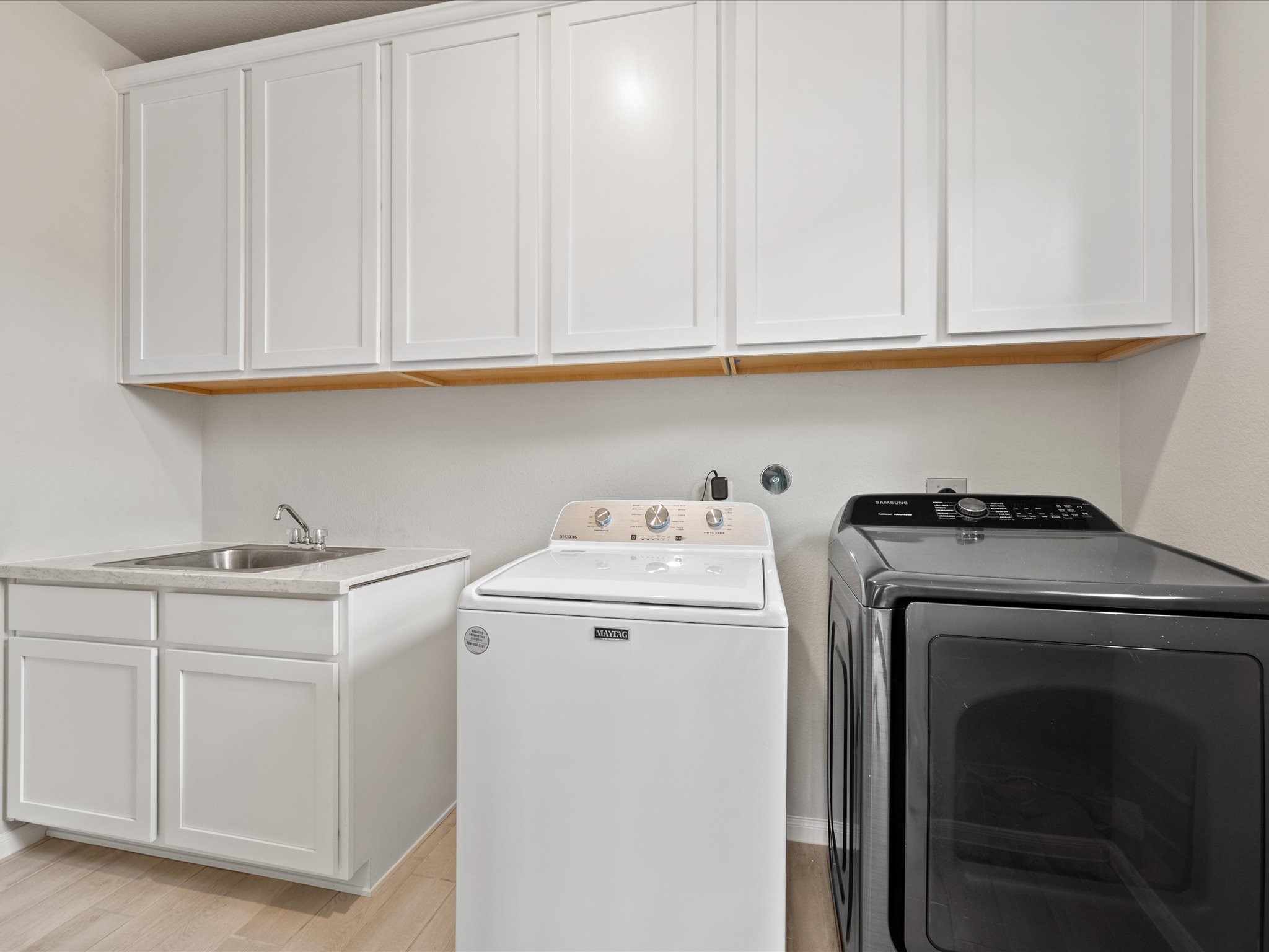 262 Peninsula Point Drive Montgomery, TX 77356 - Photo 28 of 45 a utility room with dryer and washer