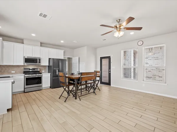 $679,000 | 262 Peninsula Point Drive, Montgomery, TX 77356