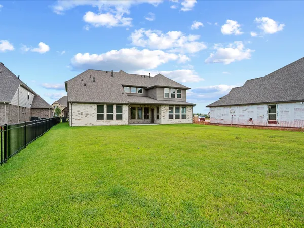 $679,000 | 262 Peninsula Point Drive, Montgomery, TX 77356