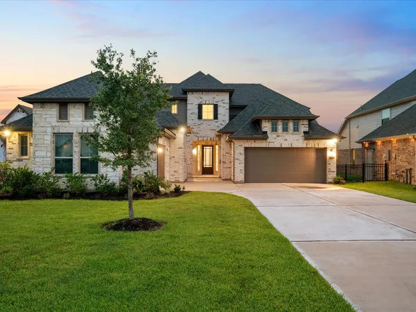 $679,000 | 262 Peninsula Point Drive, Montgomery, TX 77356
