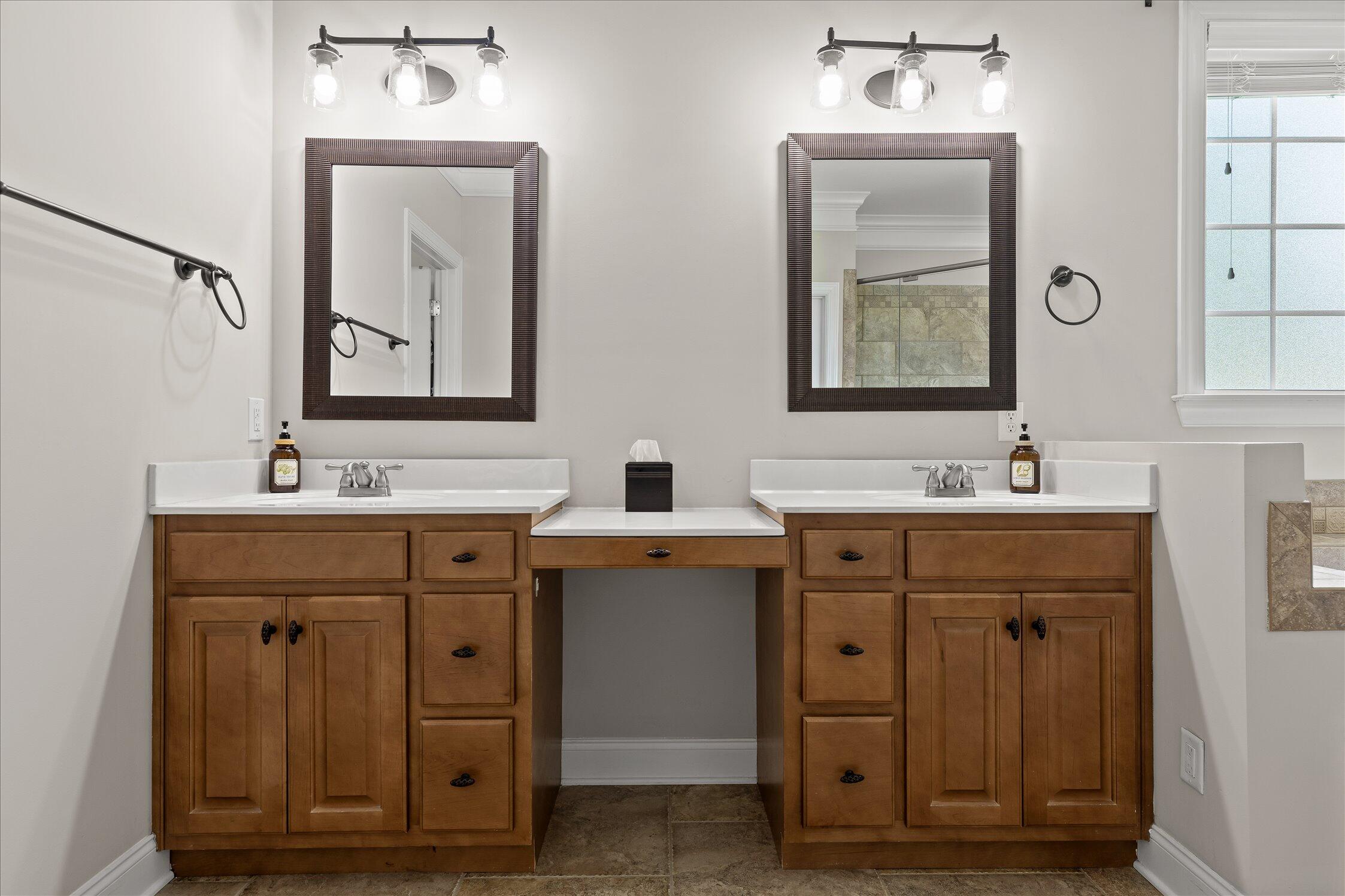 9875 Fieldcrest Drive Apison, TN 37302 - Photo 25 of 67 Primary Bathroom