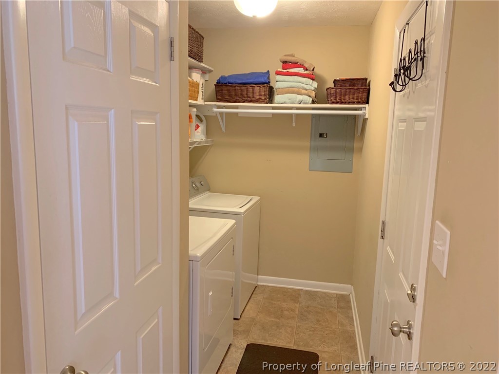 3629 Drayton Road Fayetteville, NC 28303 - Photo 15 of 31 a utility room with dryer and washer