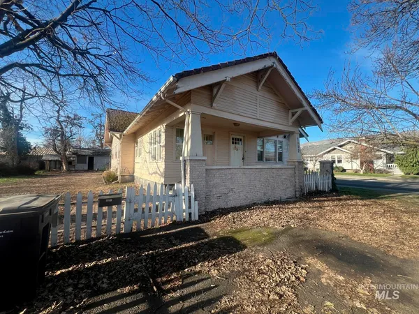 $279,900 | 1002 9th Street, Clarkston, WA 99403