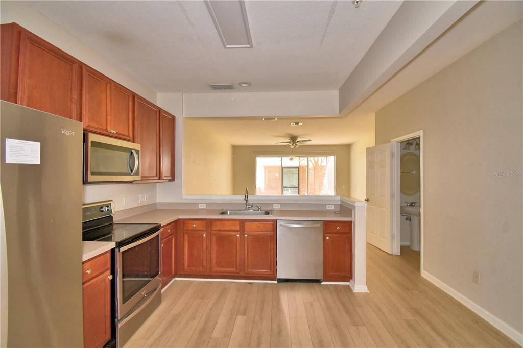 3151 Sinclair Street, Unit 104 Orlando, FL 32835 - Photo 6 of 64
