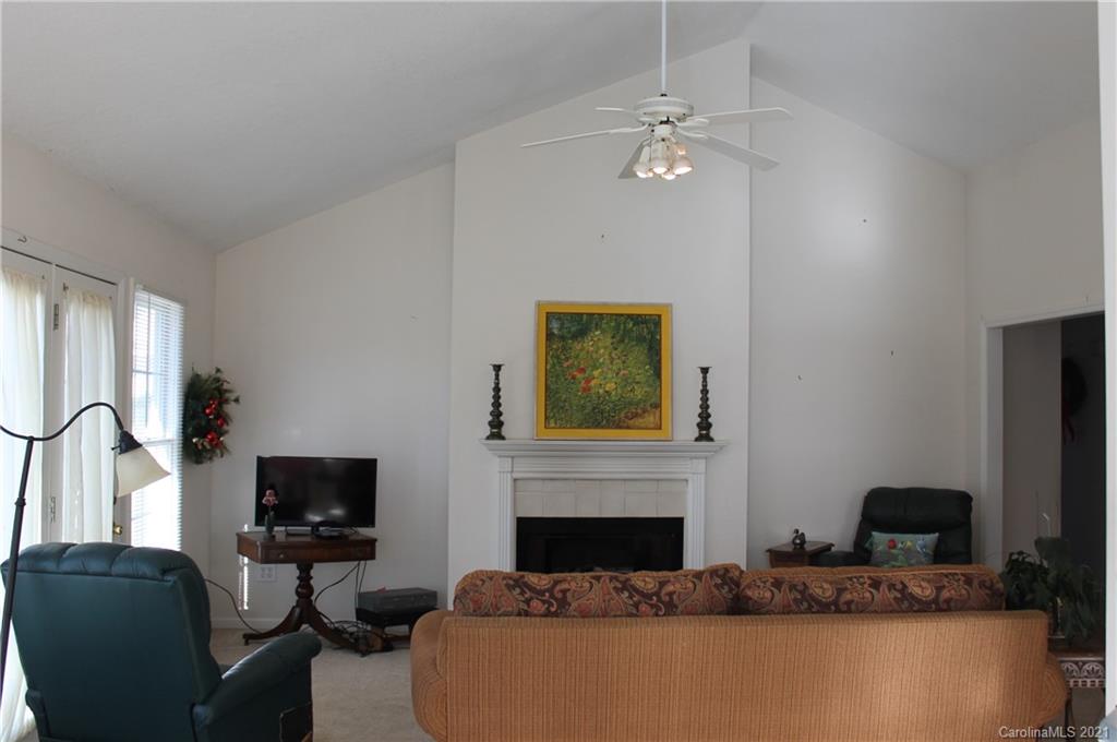 392 General Griffith Circle Rutherfordton, NC 28139 - Photo 6 of 23