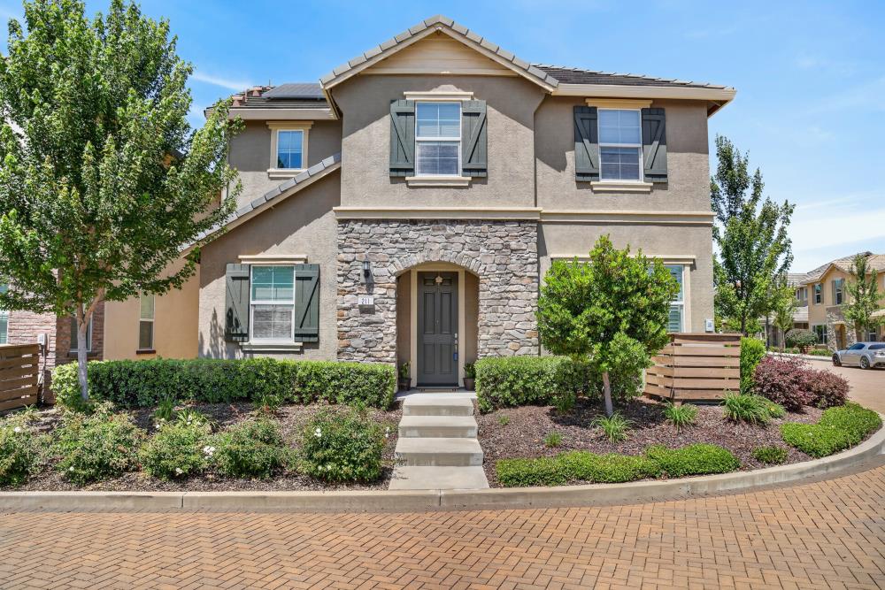 211 Rochdale Street Roseville, CA 95661 - Photo 1 of 66