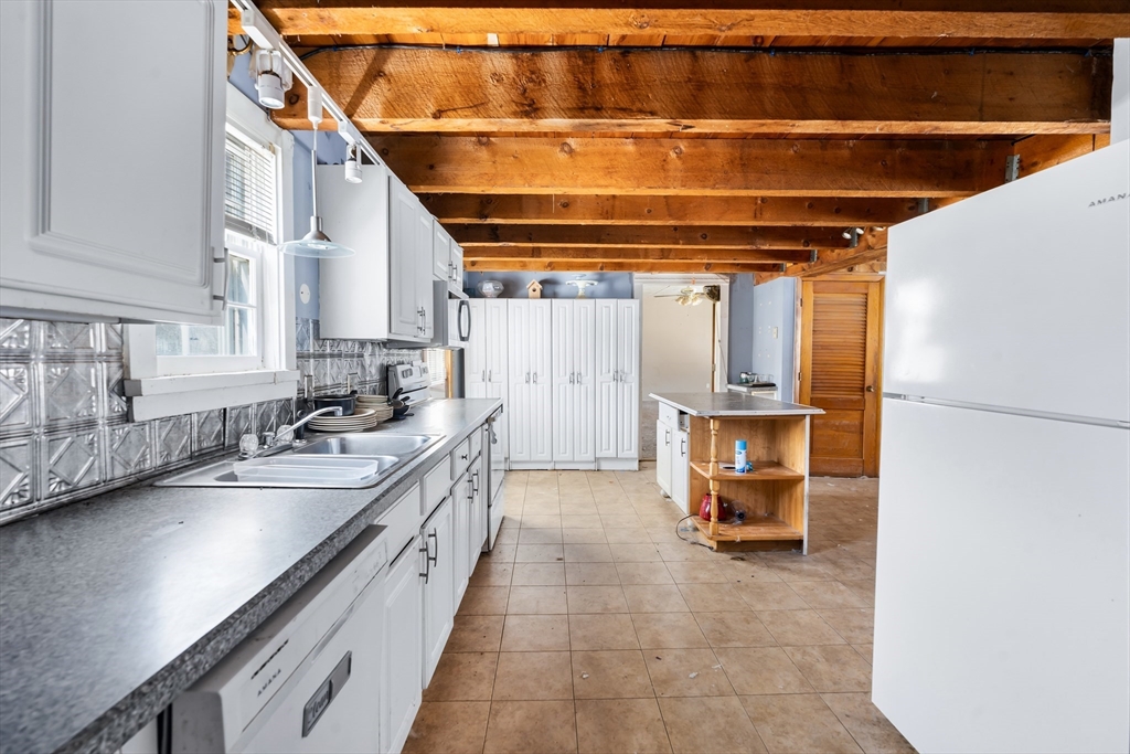 44 Squannacook Road Shirley, MA 01464 - Photo 7 of 41