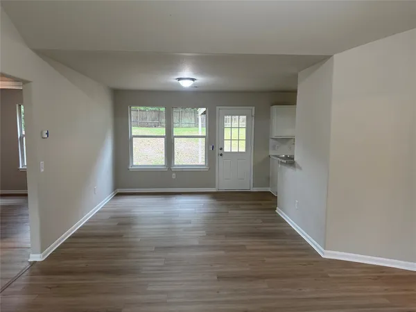 $1,800 | 174 East Sunset Drive, Onalaska, TX 77360