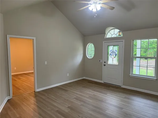 $1,800 | 174 East Sunset Drive, Onalaska, TX 77360