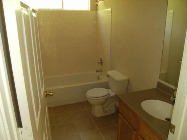 $1,800 | 174 East Sunset Drive, Onalaska, TX 77360