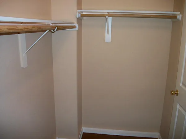 $1,800 | 174 East Sunset Drive, Onalaska, TX 77360