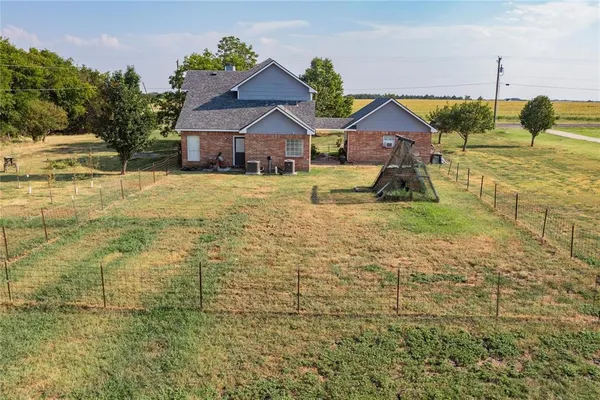 a front view of house with yard