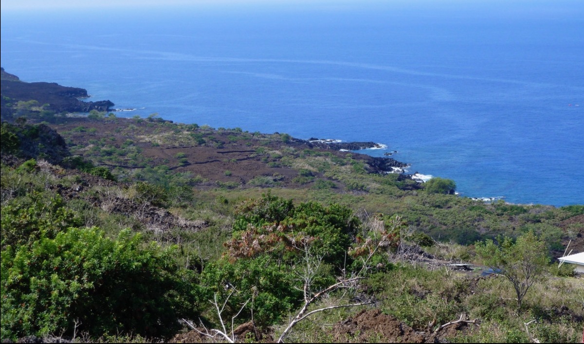 87-3179 Lot 233 Honu Hiamoe Road Captain Cook, HI 96704 - Photo 4 of 8 a view of a field with an ocean