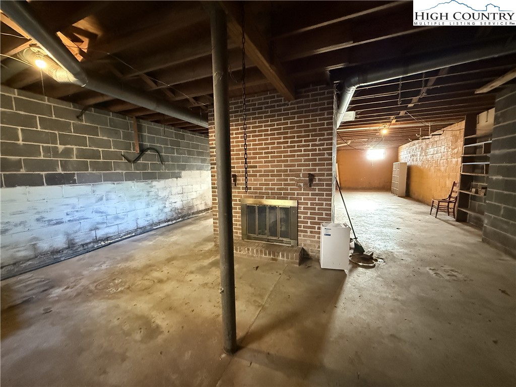 288 Sussex Road Grassy Creek, NC 28631 - Photo 18 of 22 a view of parking garage