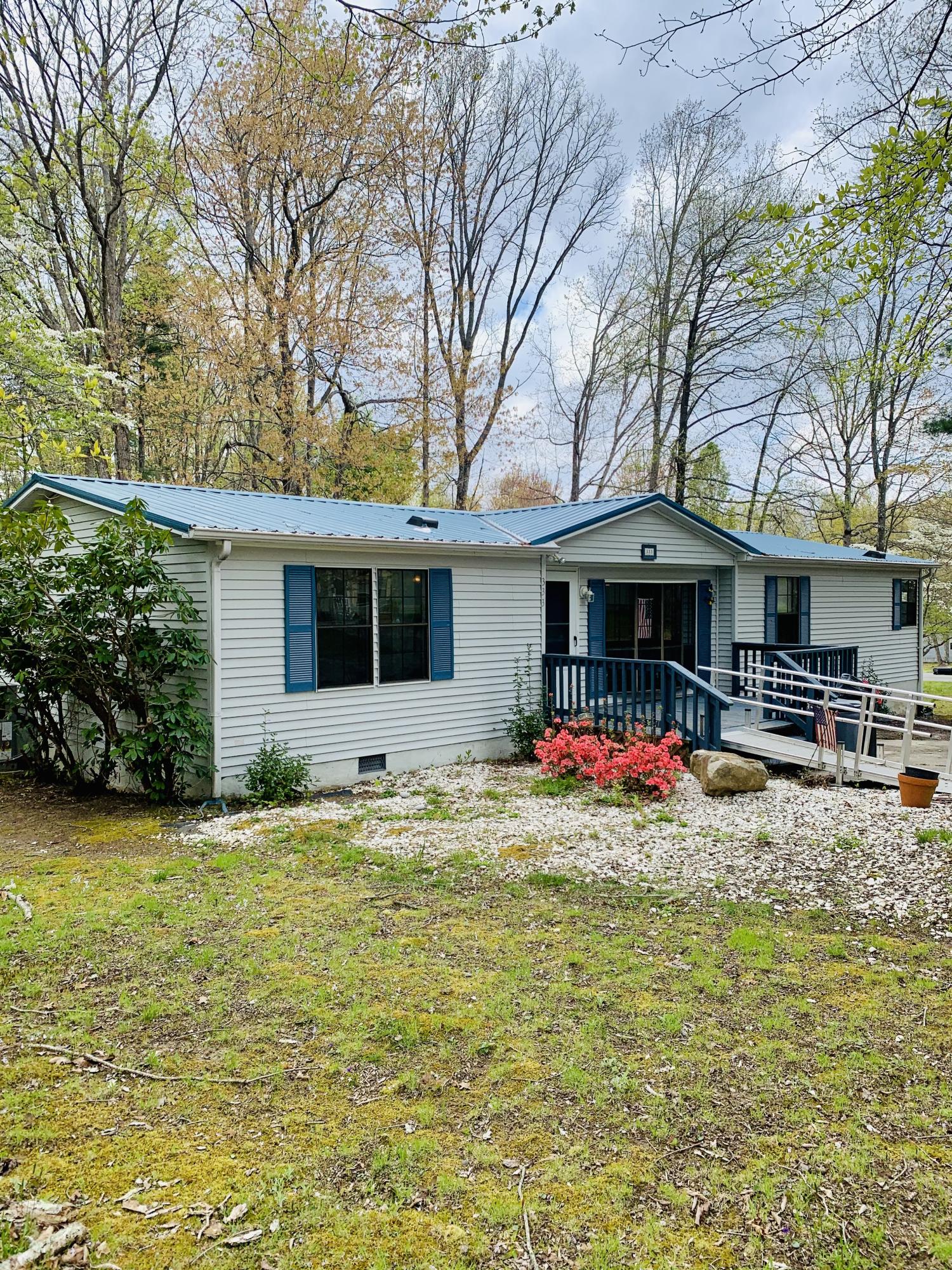 333 Rugby Road Crossville, TN 38558 - Photo 2 of 24 CFA6EAD1-4ABE-4905-B266-FAD5B409A407