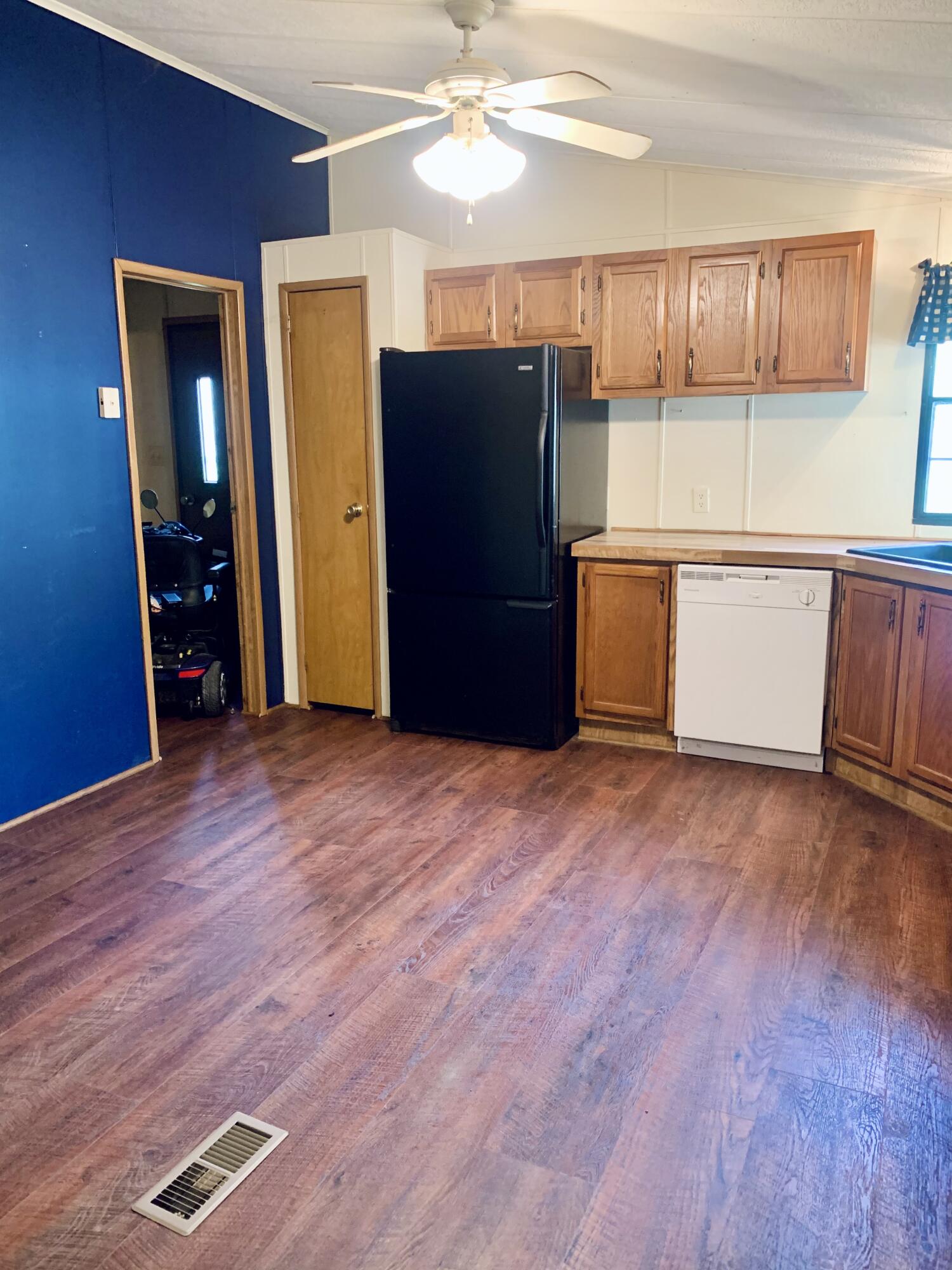 333 Rugby Road Crossville, TN 38558 - Photo 9 of 24 C3B10E2F-381E-4108-95AE-91753FAB8A99