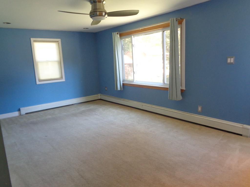 24 Chestnut Hill Road Oxford, MA 01537 - Photo 4 of 8