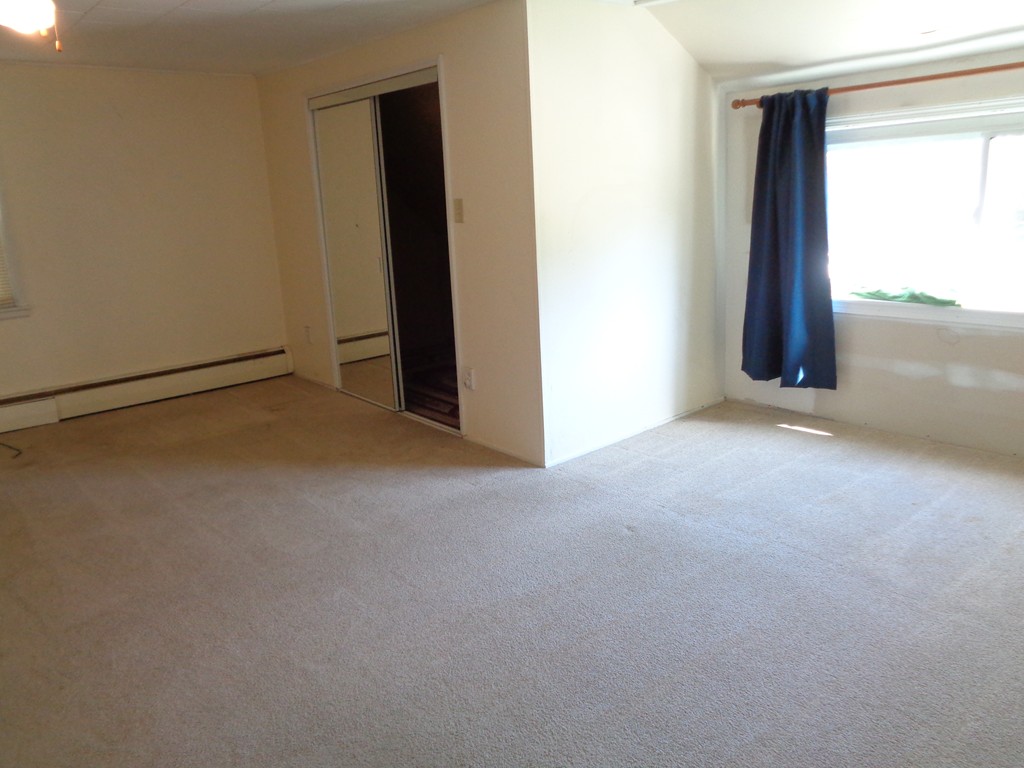 24 Chestnut Hill Road Oxford, MA 01537 - Photo 6 of 8