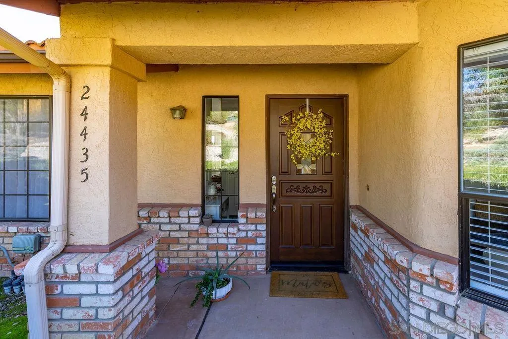 24435 Rutherford Road Ramona, CA 92065 - Photo 5 of 59