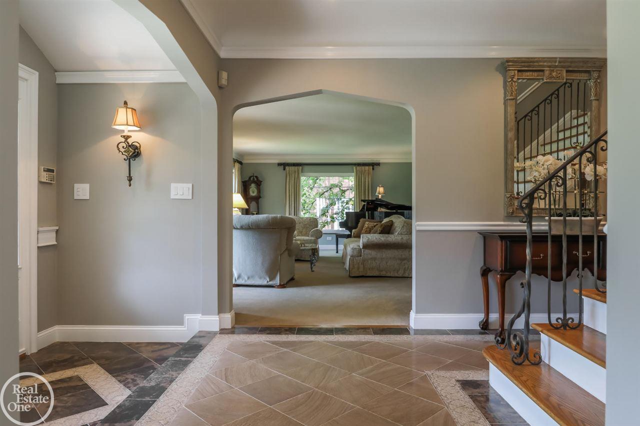 652 Middlesex Road Grosse Pointe, MI 48230 - Photo 5 of 75 50010366-4.JPG