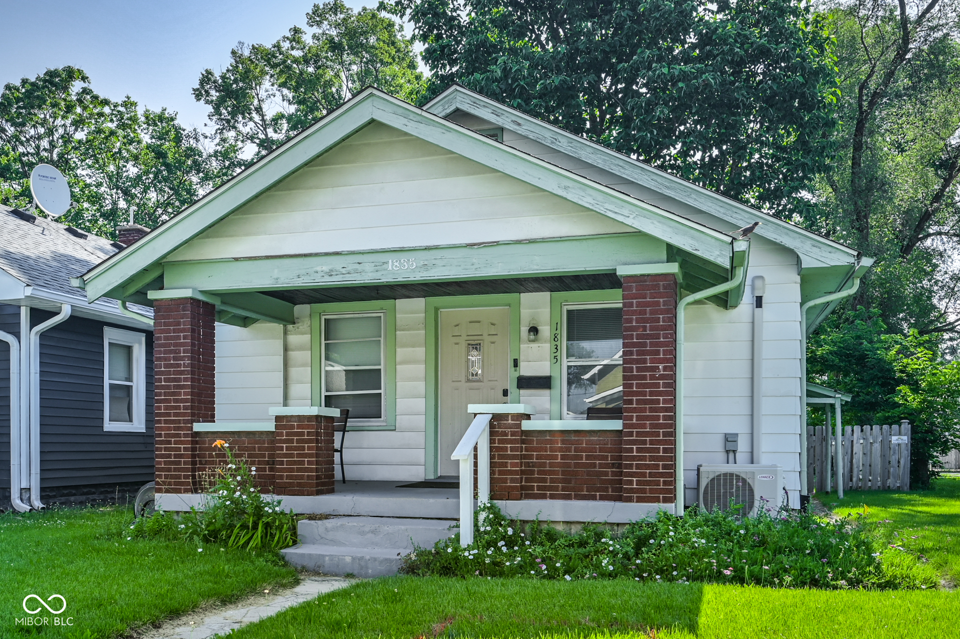 1835 North Harding Street Indianapolis, IN 46202 - Photo 3 of 26