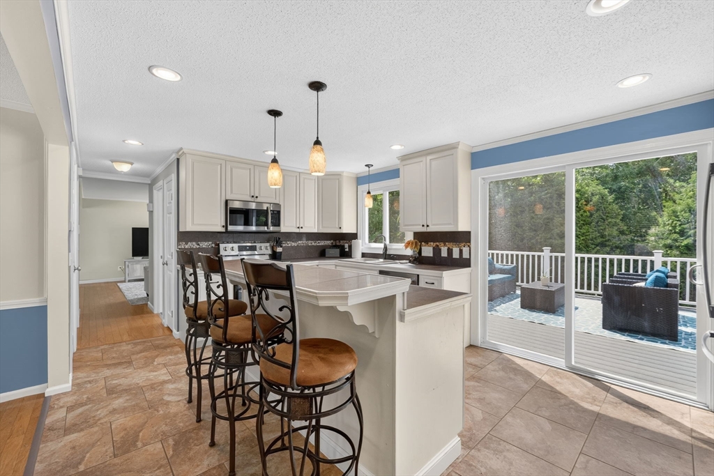 51 Lantern Lane West Springfield, MA 01089 - Photo 15 of 42