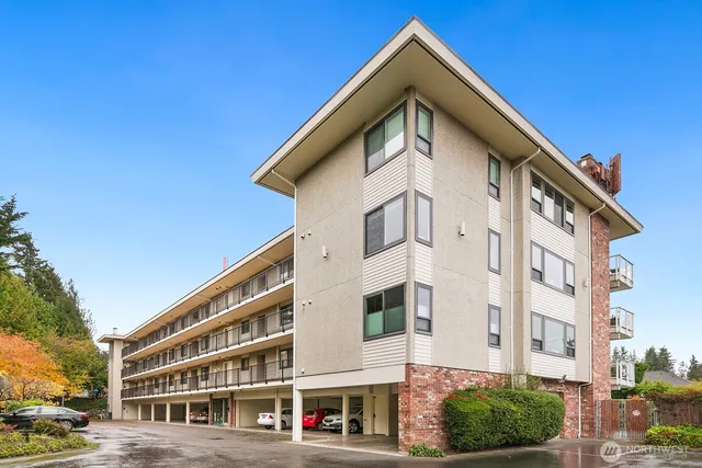 $835,000 | 1414 9th Avenue North, Unit 105, Edmonds, WA 98020