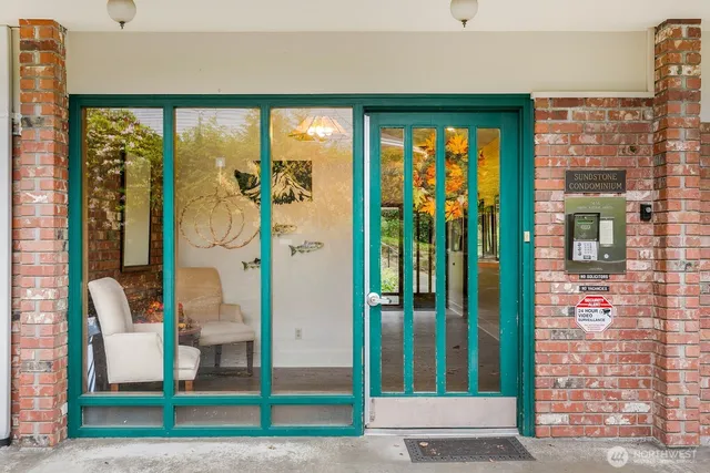 $835,000 | 1414 9th Avenue North, Unit 105, Edmonds, WA 98020